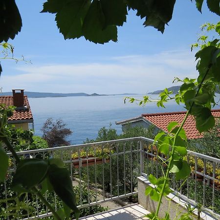 Apartments Lovric - 30 Meters To The Beach 特罗吉尔 外观 照片