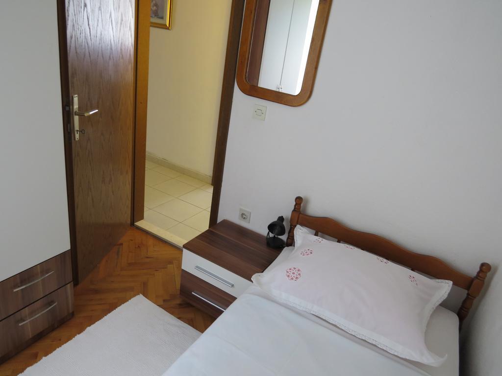 Apartments Lovric - 30 Meters To The Beach 特罗吉尔 外观 照片