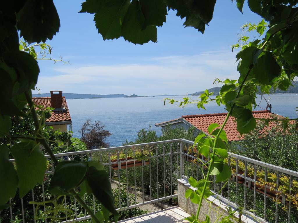 Apartments Lovric - 30 Meters To The Beach 特罗吉尔 外观 照片