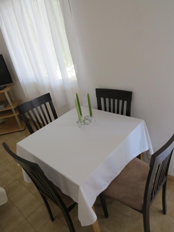 Apartments Lovric - 30 Meters To The Beach 特罗吉尔 外观 照片