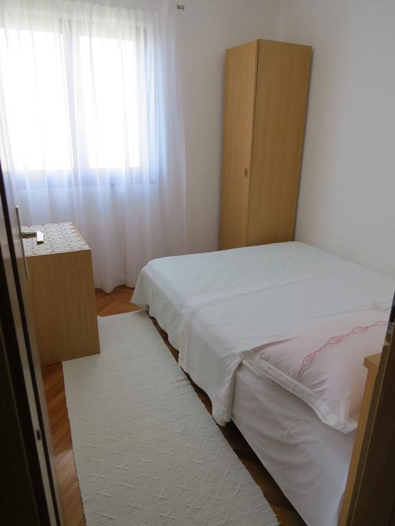 Apartments Lovric - 30 Meters To The Beach 特罗吉尔 外观 照片