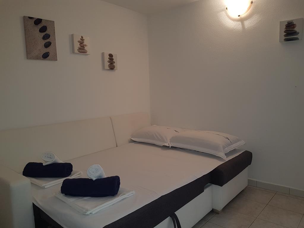 Apartments Lovric - 30 Meters To The Beach 特罗吉尔 外观 照片