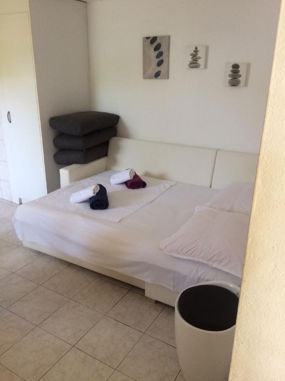 Apartments Lovric - 30 Meters To The Beach 特罗吉尔 外观 照片