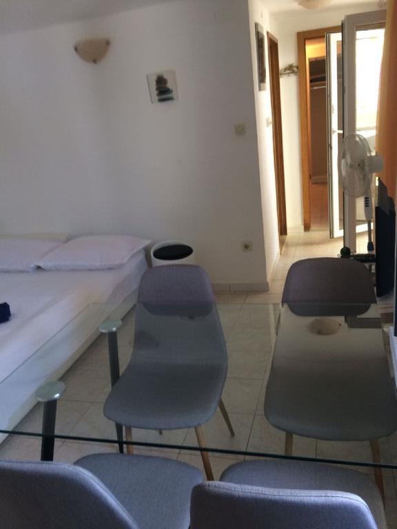 Apartments Lovric - 30 Meters To The Beach 特罗吉尔 外观 照片