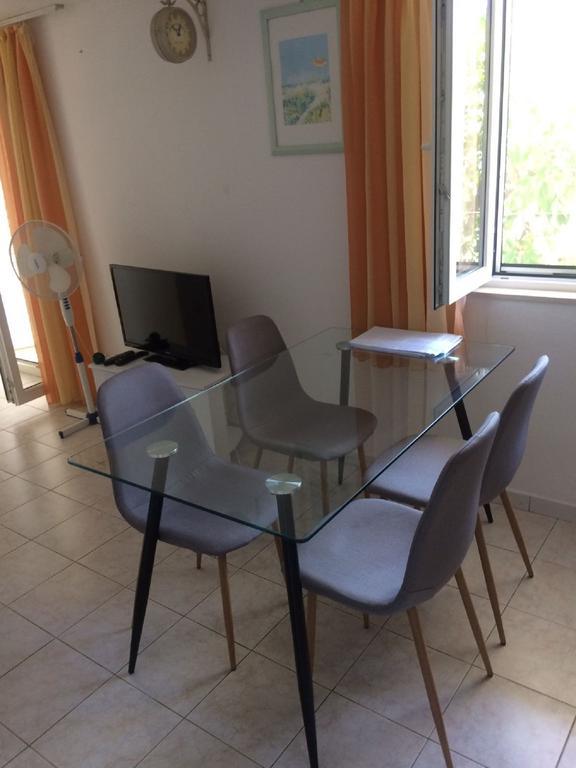 Apartments Lovric - 30 Meters To The Beach 特罗吉尔 外观 照片