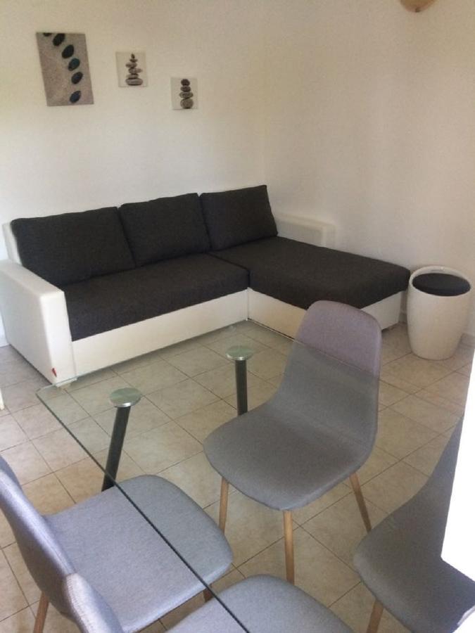 Apartments Lovric - 30 Meters To The Beach 特罗吉尔 外观 照片