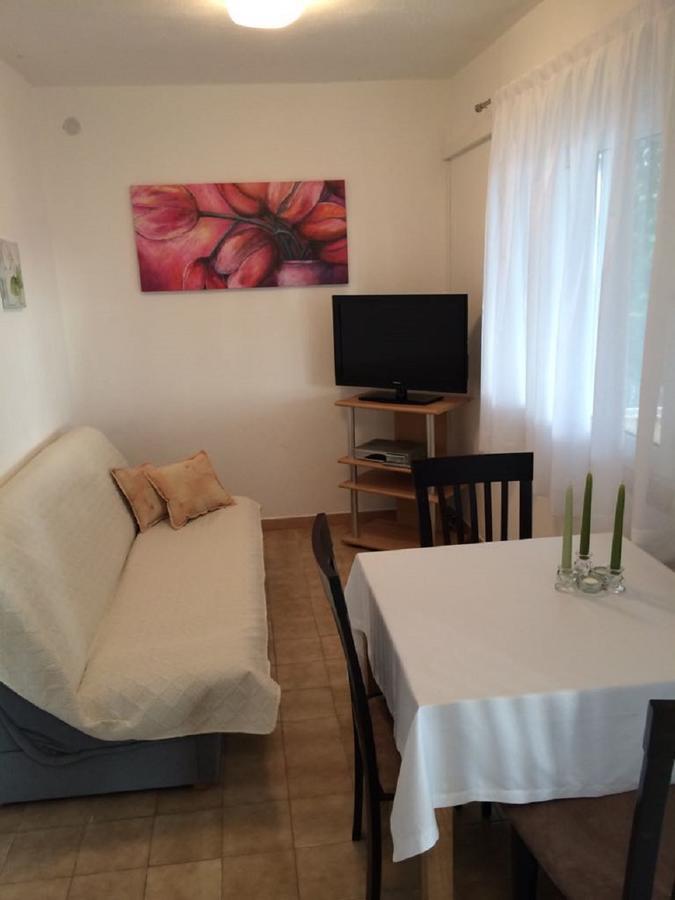 Apartments Lovric - 30 Meters To The Beach 特罗吉尔 外观 照片